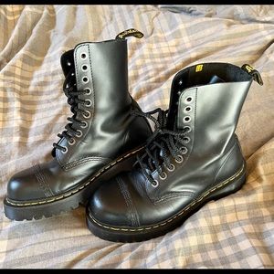 Dr Marten steel toe Womens 9 Mens 8